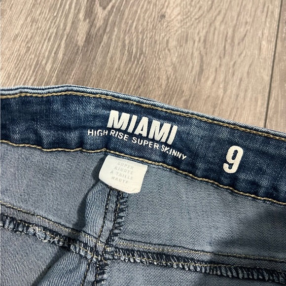 Jeans - Picture 3 of 4